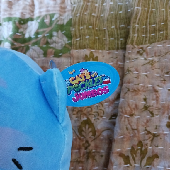 Cats vs Pickles Jumbo Clawed Monet Plush - Picture 3 of 3